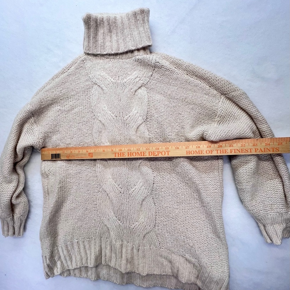 Aerie Cream Chunky Knitted Over Sized Turtle Neck Sweater- small - Picture 5 of 9